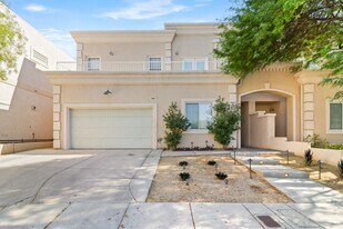 5096 Thunder River Cir in Las Vegas, NV - Building Photo