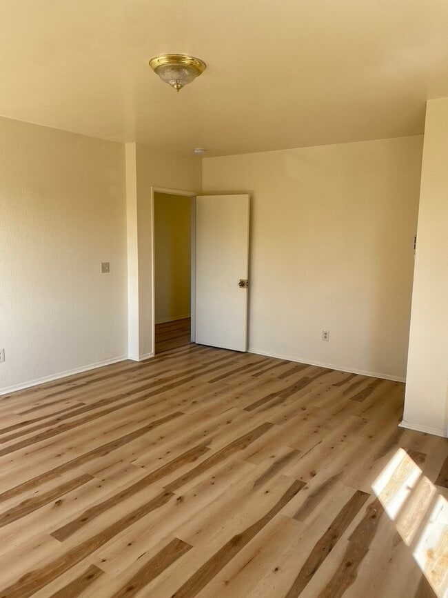 3050 National Ave, Unit 3050- Upper apartment in San Diego, CA - Building Photo - Building Photo