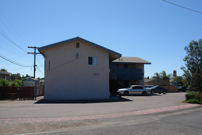 7271 North Ave in Lemon Grove, CA - Foto de edificio - Building Photo