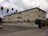 930 N Marine Ave in Wilmington, CA - Foto de edificio - Building Photo