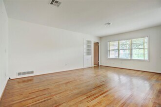 2334 Dunstan Rd in Houston, TX - Building Photo - Building Photo