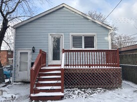 607 Oakton St in Evanston, IL - Building Photo