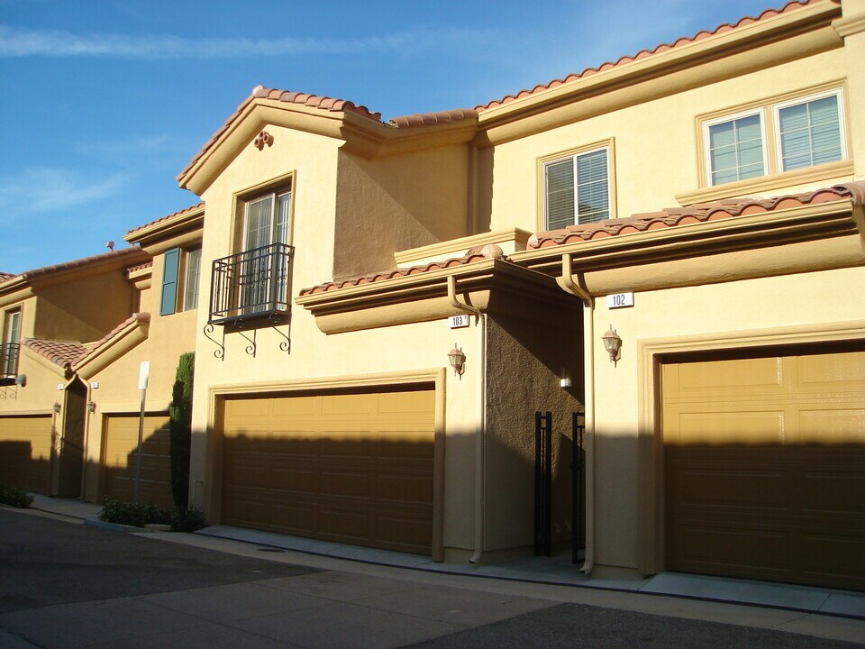 1440 Patricia Ave in Simi Valley, CA - Building Photo