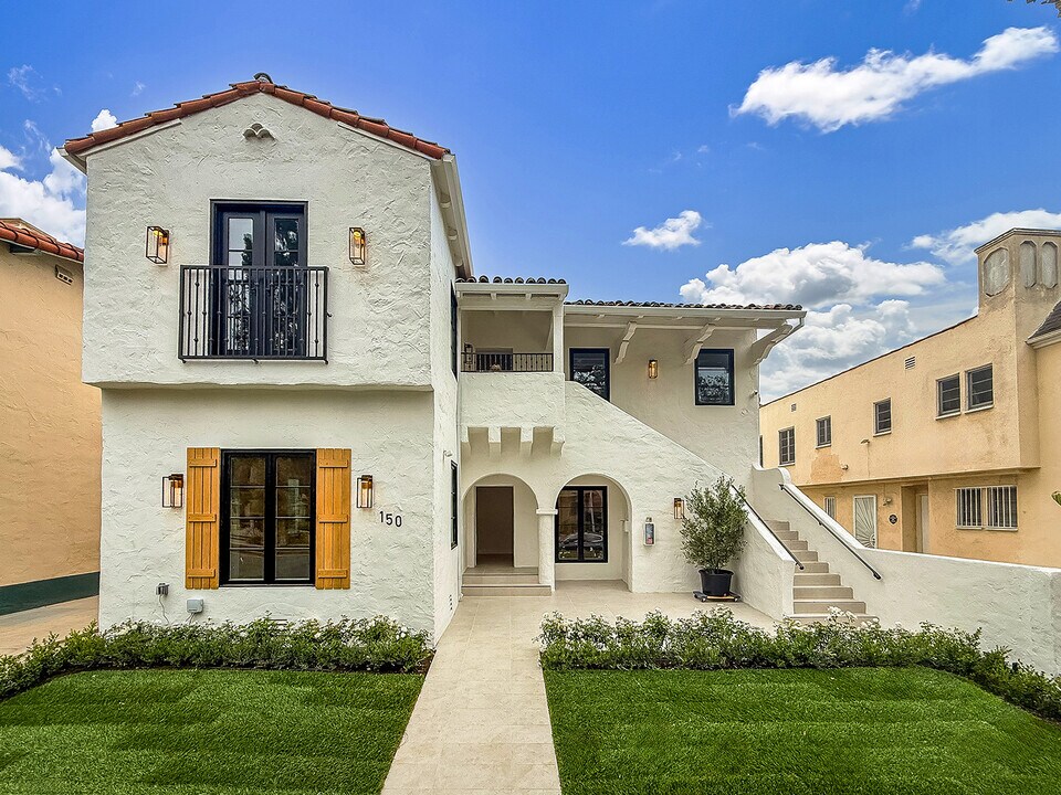 150 N Arnaz Dr, Unit C in Beverly Hills, CA - Building Photo