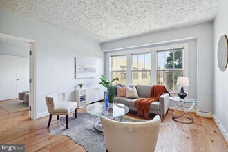 3901 Cathedral Ave NW in Washington, DC - Building Photo - Building Photo