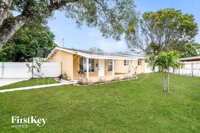 3763 SW 17th St in Fort Lauderdale, FL - Building Photo