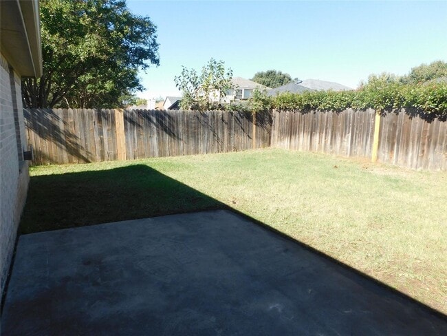 9017 Creede Trail in Fort Worth, TX - Foto de edificio - Building Photo