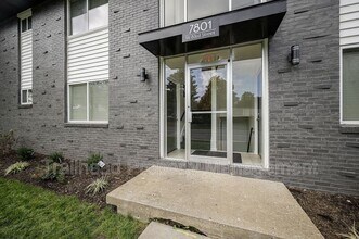 7801 W 83rd St in Overland Park, KS - Building Photo - Building Photo