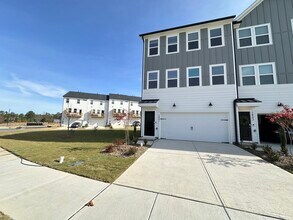 2801 Farmhouse Dr in Apex, NC - Building Photo - Building Photo