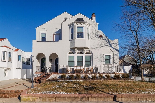 property at 41 W Penn St