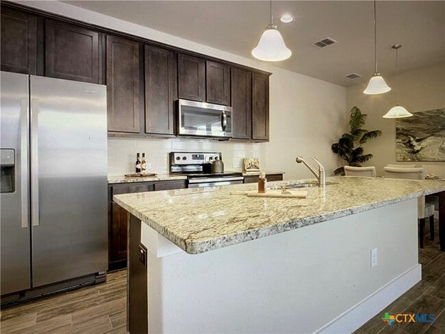 747 Gristmill Dr in New Braunfels, TX - Building Photo - Building Photo