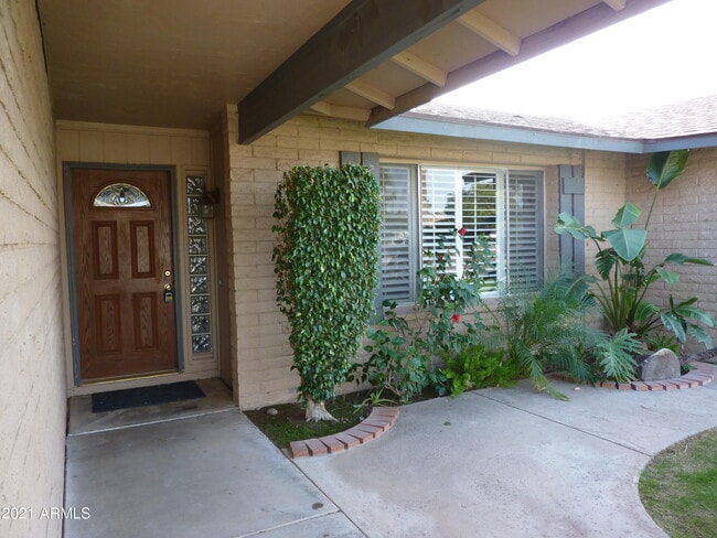 property at 607 E Diamond Dr