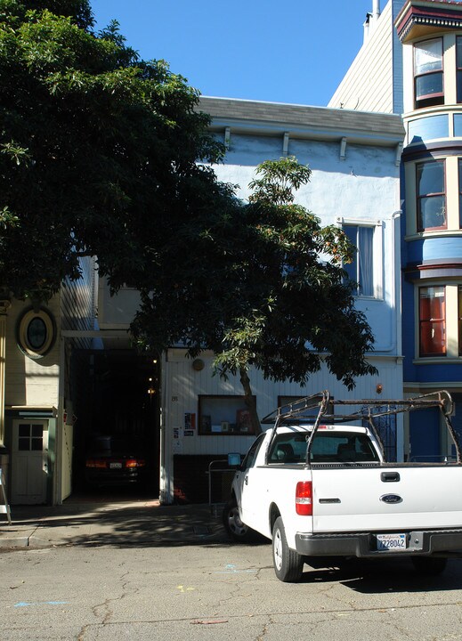 66 Sanchez St in San Francisco, CA - Building Photo