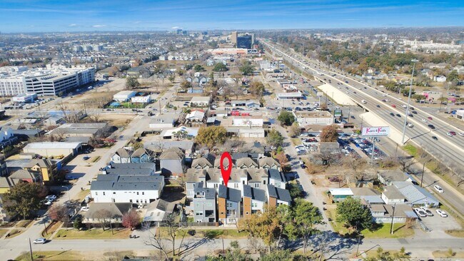 property at 602 W 28th St