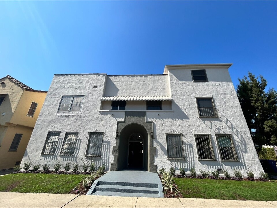 CU2 - 465 N. Curson Ave in Los Angeles, CA - Building Photo