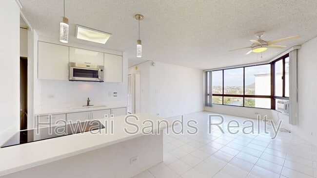 property at 320 Liliuokalani St