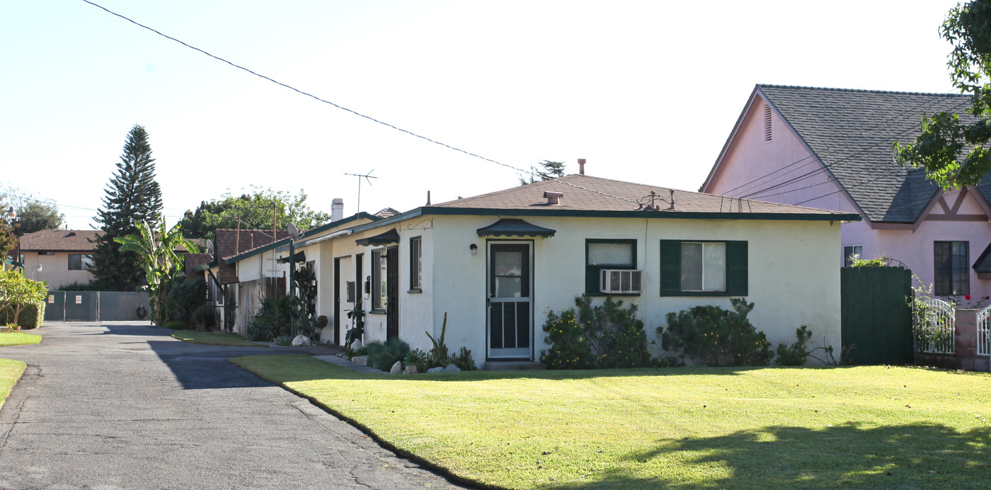 610 S 2nd Ave in Arcadia, CA - Foto de edificio