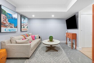 1068 Boston Post Rd in Rye, NY - Building Photo - Building Photo