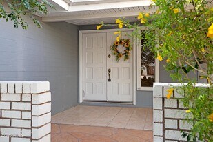 1036 E Geneva Dr in Tempe, AZ - Building Photo