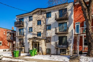135 Richardson Av in Lachine, QC - Building Photo