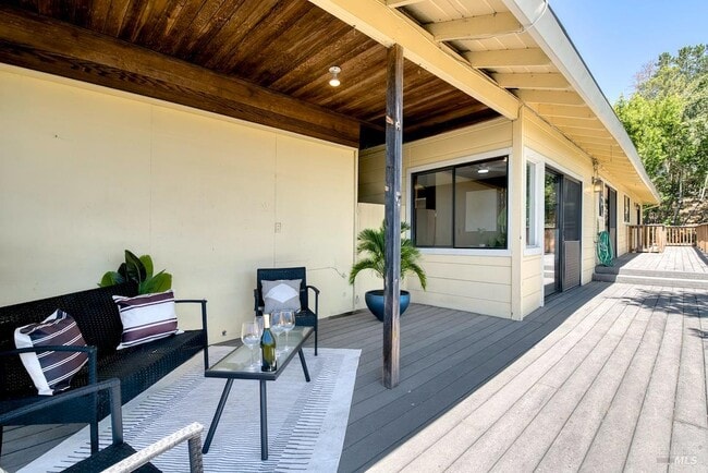 property at 76 Oak Springs Dr