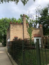 2457 N Drake Ave, Unit Juan in Chicago, IL - Building Photo - Building Photo