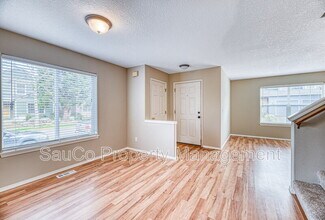 1383 NE Dutch Ln in Beaverton, OR - Building Photo - Building Photo