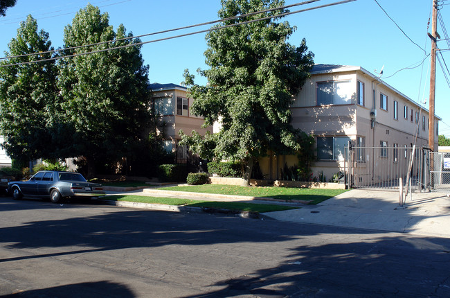 813 N Inglewood Ave in Inglewood, CA - Building Photo - Building Photo