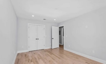 205 Philip Ave in Elmwood Park, NJ - Building Photo - Building Photo