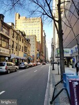 1304 Walnut St in Philadelphia, PA - Building Photo