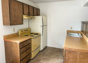 Four Seasons & Pepper Tree Apartments in Canyon, TX - Foto de edificio - Building Photo