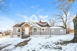 4204 Sylvan Dr in Dayton, OH - Building Photo