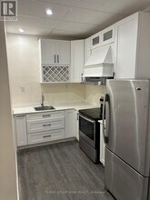 109 Lake St in St Catharines, ON - Building Photo - Building Photo