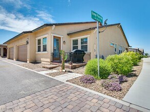 726 Orange Plume Walk in Henderson, NV - Building Photo - Building Photo
