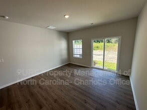 1835 Autumn Mist Dr in Winston-Salem, NC - Building Photo - Building Photo