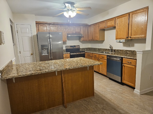 10331 Gent Ct in Manassas, VA - Foto de edificio - Building Photo