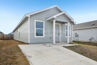 7228 Pasture Run in San Antonio, TX - Building Photo - Building Photo