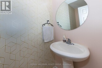 54 Selhurst Ave in Ottawa, ON - Building Photo - Building Photo