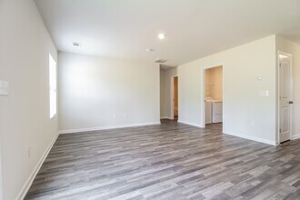 236 Wadsworth Rd in Spartanburg, SC - Foto de edificio - Building Photo