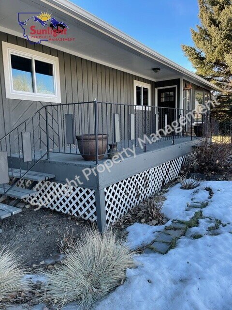 413 Stillwater Dr in Columbus, MT - Building Photo - Building Photo