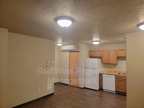 502 SW Evergreen Ave in Redmond, OR - Building Photo - Building Photo