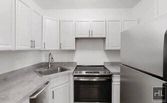 EAST 2ND ST, Unit 8B in New York, NY - Building Photo
