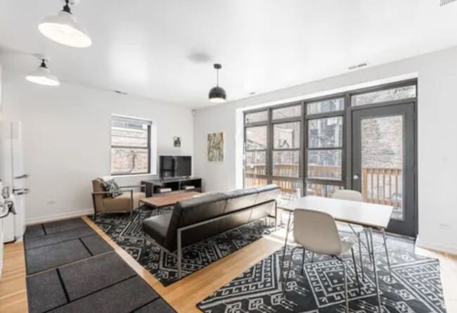 property at 1219 W Gunnison St