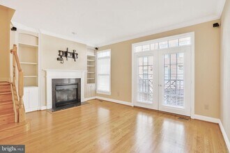 811 Water Pl in Alexandria, VA - Building Photo - Building Photo