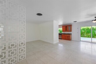 3615 Riviera Ct in Miami, FL - Building Photo - Building Photo