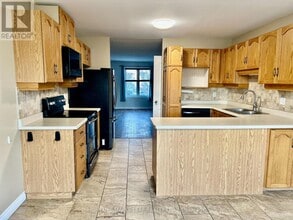 14 Old Orchard Glen in Woodstock, ON - Building Photo - Building Photo