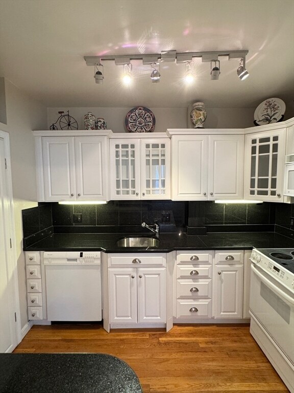 404 Bunker Hill St in Boston, MA - Building Photo - Building Photo