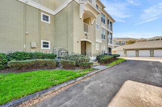 8290 Gate Pky W, Unit 1216 in Jacksonville, FL - Building Photo - Building Photo