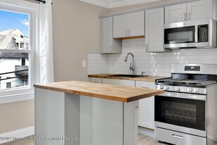 907 Bond St in Asbury Park, NJ - Building Photo