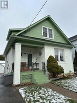 144 Conant St in Oshawa, ON - Building Photo